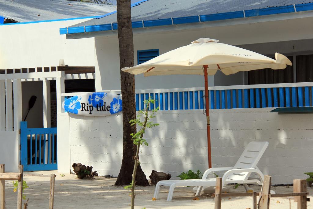 Rip Tide Vacation Inn, K.Guraidhoo Guraidhoo  Buitenkant foto