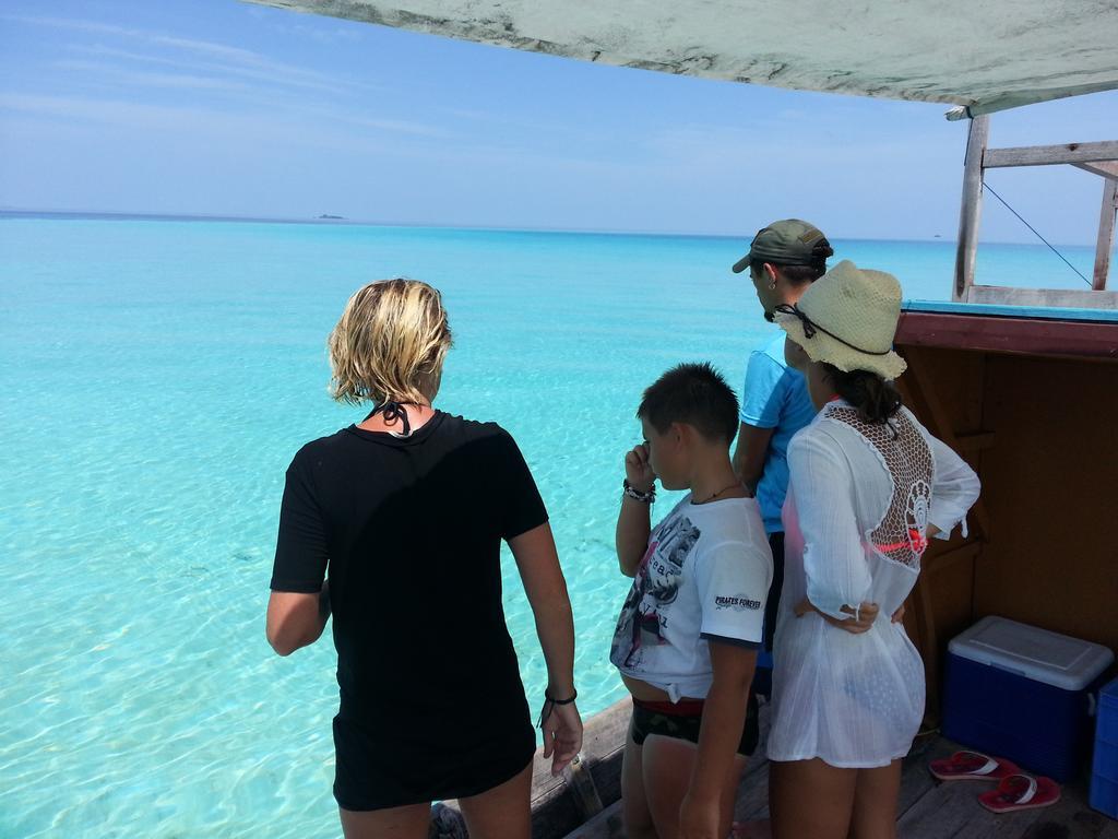 Rip Tide Vacation Inn, K.Guraidhoo Guraidhoo  Buitenkant foto
